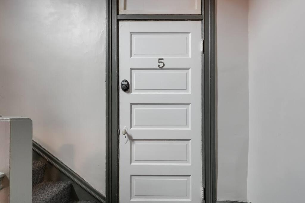 G5 King Bed Central Location Museums Free Parking 리치먼드 외부 사진